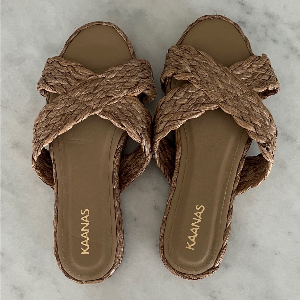 Kaanas Women's Tan Woven Sandals Raffia